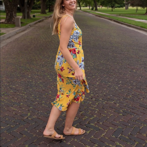 Yellow floral dress - Picture 2 of 2